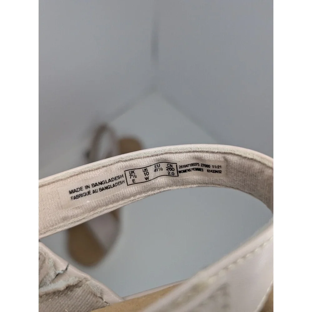 Clarks Clara Cove Sandals US 10W Wide/ UK 7.5E Sand Flatform PU RMF23-SM